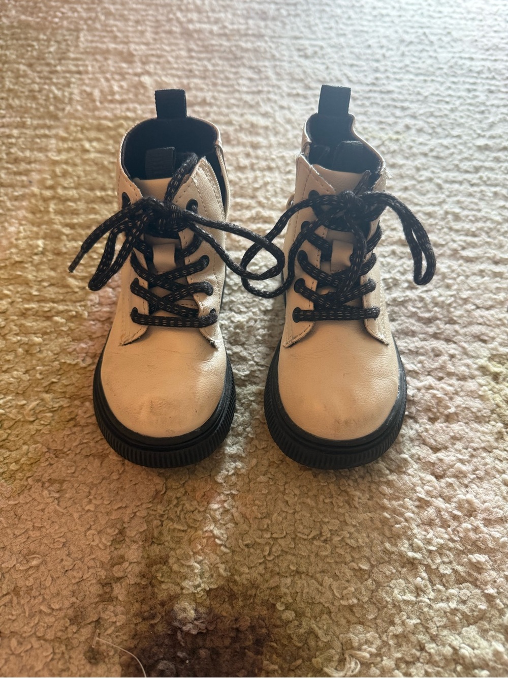 Zara White Kids Lace-Up Boots with Black Soles